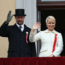 The King and Queen, Crown Prince and Crown Princess greet the Children's Parade from the Palace Balcony (Photo: Sara Johannessen / Scanpix) 
