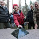 25. oktober: Dronning Sonja er tar del i markeringen av Oslos geografiske midtpunkt - som ligger i Nordmarka. Foto: Lise Åserud / NTB scanpix