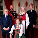 ... and surrounded by her familiy ... Photo: Lise Åserud, NTB scanpix