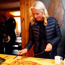 Cake and coffee at the Tyrili Foundation (Photo: Lise Åserud / Scanpix).