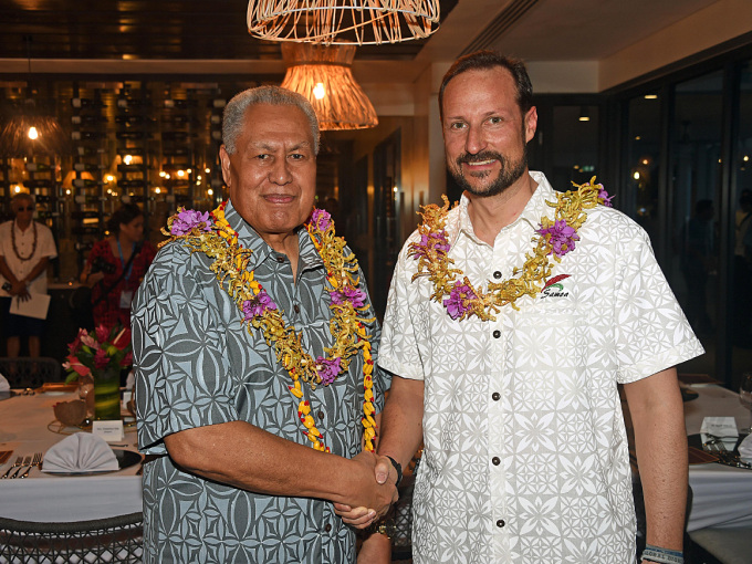 Head of State Tuimalealiifano Vaaletoa Sualauvi II and Crown Prince Haakon at dinner this evening. Photo: Sven Gj. Gjeruldsen, The Royal Court