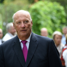 Kong Harald på Kongeparets hagefest i Slottsparken. Publisert 1. september 2016. Handoutbilde fra Det kongelige hoff. Bildet er kun til redaksjonell bruk - ikke for salg. Foto: Sven Gj. Gjeruldsen, Det kongelige hoff