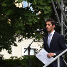 17 år gamle Ali Al-Jabri fra Stovner i Oslo talte for Kongeparet. Foto: Sven Gj. Gjeruldsen, Det kongelige hoff