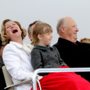 King Harald and Queen Sonja on the Opera Roof (Photo: Stian Lysberg Solum / NTB scanpix)