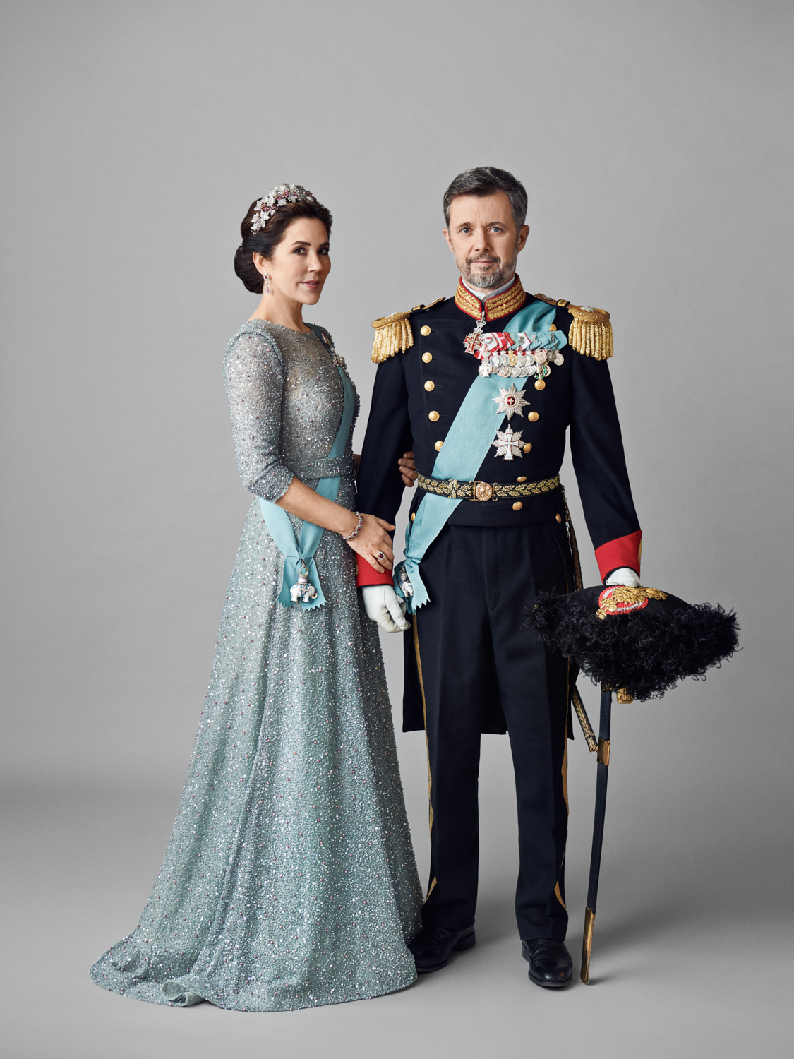 Queen sales and king