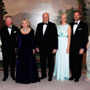 Princess Astrid (f.v.), Queen Sonja, Prince Charles, Duchess Camilla, King Harald, Crown Princess Mette-Marit, Crown Prince Haakon and Princess Prinsesse Märtha Louise - official photo from the Bird Room (Photo: Lise Åserud / Scanpix)