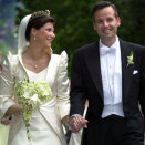 The bride and groom walking down Bispegata after the ceremony (Photo: Tor Richardsen, Scanpix)