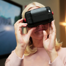 Kronprinsparet fikk se flere eksempler på ny helseteknologi da de besøkte et seminar for norske selskap som ønsker å etablere seg i Canada. Foto: Lise Åserud, NTB scanpix