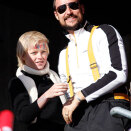 Crown Prince Haakon and Marius watch the 50 kilometer (Photo: Lise Åserud / Scanpix)