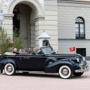 Kongeparet drar på overraskelsesbesøk i A1. Handoutbilde fra Det kongelige hoff. Publisert 17. mai 2020. Bildet er til redaksjonell bruk, ikke for salg. Foto: Øivind Møller Bakken, Det kongelige hoff