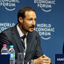 18 Spril: The Crown Prince and Crown Princess attend the World Economic Forum on Latin Amerika. Here, the Crown Prince attends a press conference with Sally Blount from the Kellogg School of Management and Daniel Servitje from Grupo Bimbo (Photo: Josef Kandoll Wepplo, World Economic Forum)
