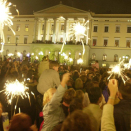 People celebrating on The Palace Square (Photo: Knut Fjeldstad, Scanpix)