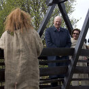 King Harald and Queen Sonja met several characters from Norwegian fairytales at Vasetstølen (Photo: © AASTA BØRTE)