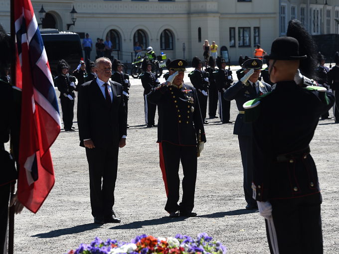 Wreath-laying ceremony at Akershus Fortress. Photo: Sven Gj. Gjeruldsen, The Royal Court. 