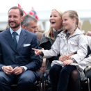 Crown Prince Haakon, Crown Princess Mette-Marit and Princess Ingrid Alexandra in Fosnavåg (Photo: Stian Lysberg Solum / NTB scanpix)