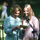 Dronning Sonja holdt velkomsttalen og Prinsessen sto selv for avdukingen av de nye skulpturene. Foto: Sven Gj. Gjeruldsen, Det kongelige hoff