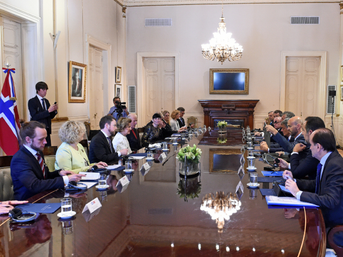 Norwegian Minister of Foreign Affairs Ms Ine Eriksen Søreide and Minister of Trade and Industry Mr Torbjørn Røe Isaksen are part of the delegation accompanying the King and Queen. Photo: Heiko Junge, NTB scanpix