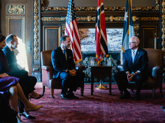 Governor Tim Walz welcomed the Norwegian delegation at the Minnesota State Capitol in Saint Paul. Photo: Ola Vatn, The Royal Court 