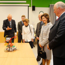 Their Majesties visit "the Newton Room" at Stangnes upper secondary school  (Photo: Cornelius Poppe / NTB scanpix)