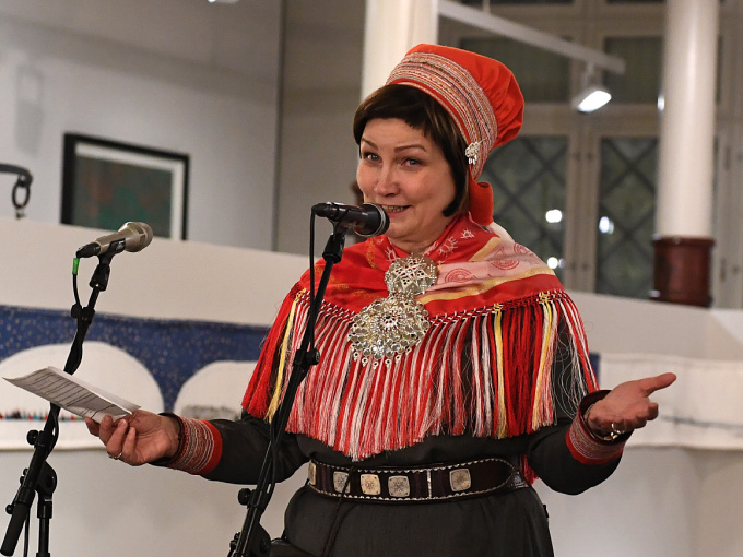 President of the Sámi Parliament Aili Keskitalo officially opens the exhibition. Photo: Sven Gj. Gjeruldsen, The Royal Court.