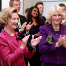 Queen Sonja and the Duchess of Cornwall applaud Mikhael Paskalev during a music session at the Nobel Peace Centre (Photo: Lise Åserud / Scanpix)