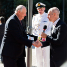 Mayor Rodríguez Larreta presented King Harald and Queen Sonja with the key to the city as a symbol of friendship between Norway and Argentina. Photo: Heiko Junge / NTB scanpix
