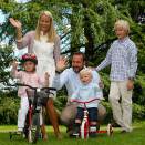 The Crown Prince and Crown Princess' family at Skaugum, September 2007 (Photo: Bjørn Sigurdsøn, Scanpix)