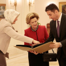 On a tour of the Presidential Palace. (Photo: Lise Åserud / NTB scanpix)
