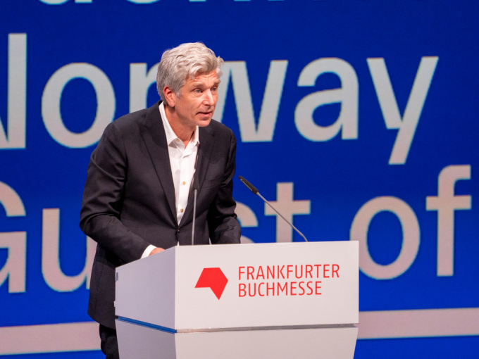Karl Ove Knausgård at the podium during the opening of the international Frankfurt Book Fair. Photo: Heiko Junge / NTB scanpix
