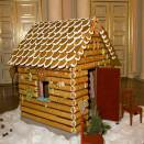 The gingerbread house in the Palace Ballroom (Foto: Terje Bendiksby / Scanpix)