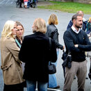 The Crown Prince and Crown Princess with other parents in the school yard (Photo: Linn Cathrin Olsen / Scanpix)