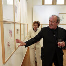 19. mai: Kongeparet er til stede ved åpningen av årets utstilling i Galleri Dronning Joséphine -  "En grafisk suite til H.M. Dronning Sonjas kunstnerstipend" av Olav Christopher Jenssen (Foto: Lise Åserud, NTB scanpix).