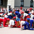 The "russ" pass the Palace Balcony in their own way ... Photo: Terje Pedersen, NTB scanpix