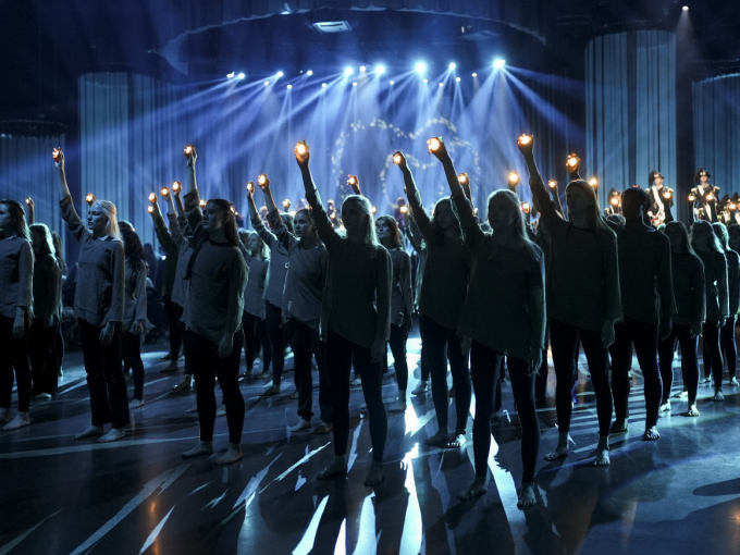 Seventy-seven young dancers from different schools in Oslo and Viken concluded the memorial event at the Oslo Spektrum Arena. Photo: Fredrik Hagen / NTB
