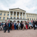 The Children's Parade passes before the Royal Palace (Photo: Stian Lysberg Solum / NTB scanpix)