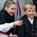 The Royal Family greets the Children's Parade in Asker outside Skaugum. Photo: Jon Olav Nesvold / NTB scanpix.