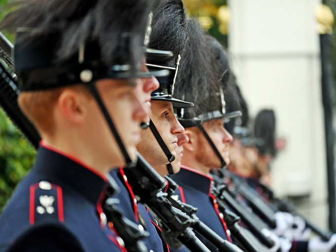 Cadets from the Norwegian Defence University College. Photo: Sven Gj. Gjeruldsen, The Royal Court