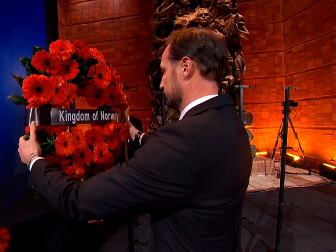 Crown Prince Haakon placed Norway’s wreath in front of the monument. (Photo: Haim Zach/GPO)