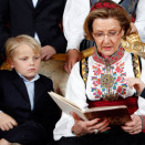 Queen Sonja reading fairy tales (Photo: Lise Åserud, Scanpix)